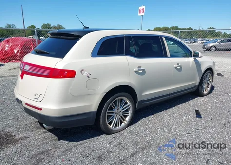 2014 Lincoln Mkt Ecoboost z USA, uszkodzony, nr VIN 2LMHJ5AT8EBL57549